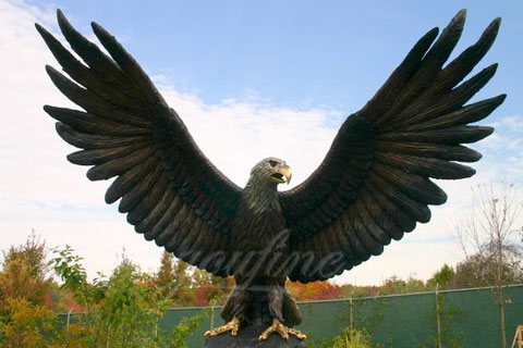 Decorative Bronze animal statues of eagle flying for outdoor