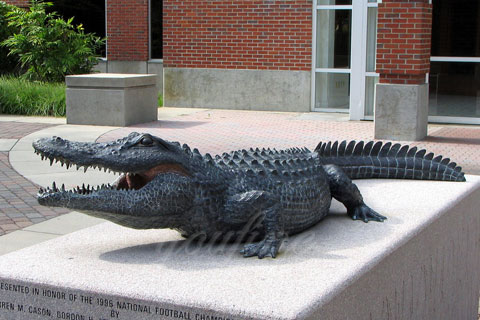 Life size Bronze Animal Sculpture Crocodile statue for home decor