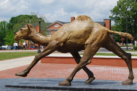 Full size outdoor bronze animal walking camel sculptures for sale