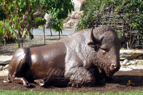 Full size sitting bronze bull statues for sale