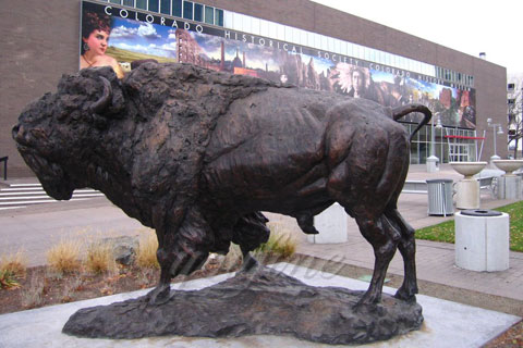 Casting antique Bronze bull statues for outdoor decor