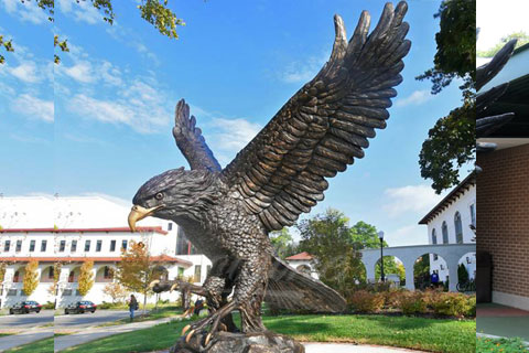Full size Casting Bronze animal statues of flying eagle for sale