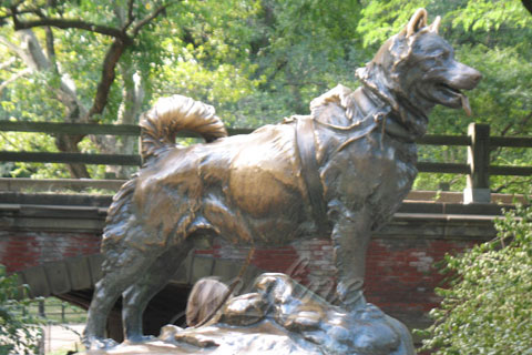 Modern Metal dog art statues for garden decor