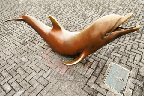life size cast bronze animal dolphin statue for garden decor