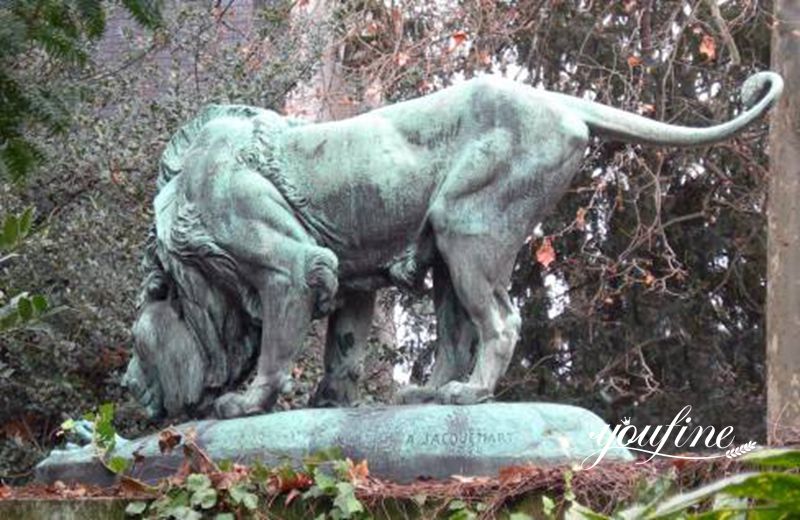 ancient lion statue (1)