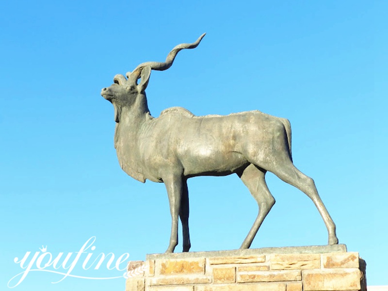 Bronze Bear Sculpture Description