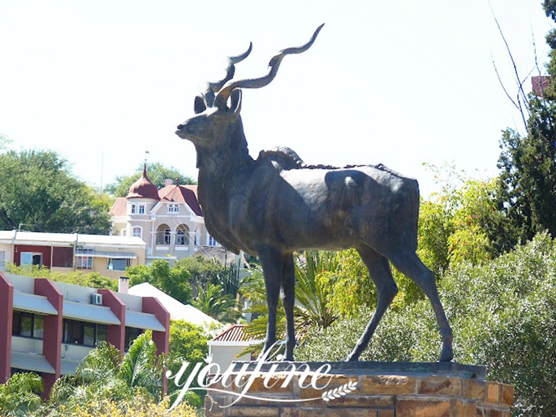 Bronze Bear Sculpture Description